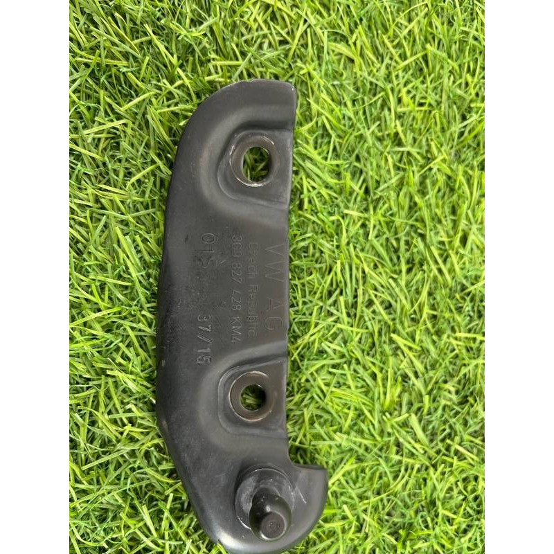 Крепление амортизатора багажника (кузов и элементы) Volkswagen Passat B8 2016 2.0 tdi 3g9827428