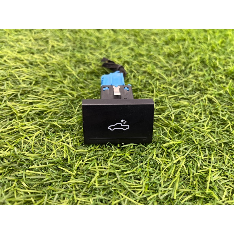 Кнопка освещения багажного отсека (электрика / кнопки) Volkswagen Amarok 2H 2012 2.0 2H5959917CREH