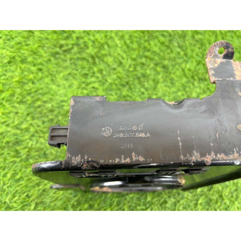 Кронштейн блока управления (кузов и элементы) Volkswagen Amarok 2H 2012 2.0 2H0907645A