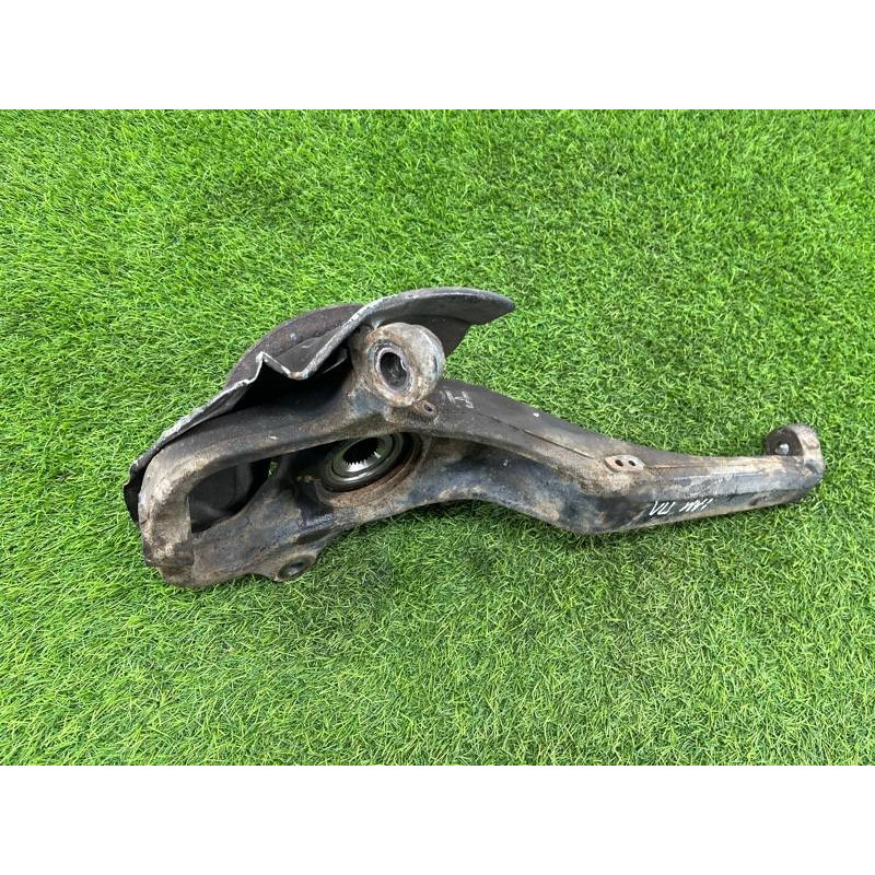 Поворотный кулак (подвеска) Volkswagen Amarok 2H 2012 2.0 2H0407257D