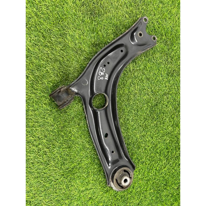 Рычаг подвески (подвеска) Volkswagen Passat B8 2016 2.0 tdi 3Q0407151E