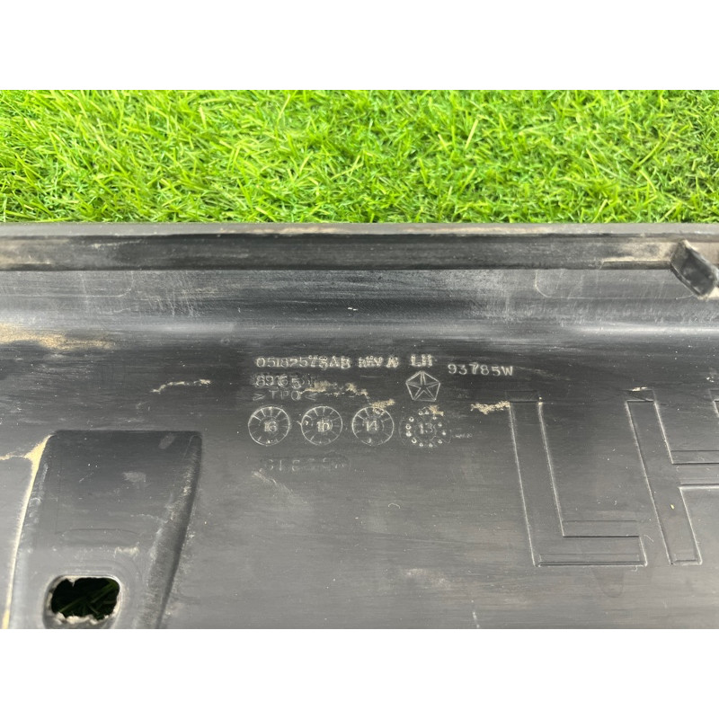 Накладка на порог (кузов и элементы) Jeep Compass MK49 2014 2.4 05182573ab