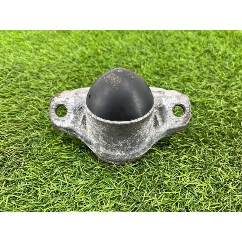 Опора стойки (подвеска) Volkswagen Passat B8 2016 2.0 tdi 5Q0513353J