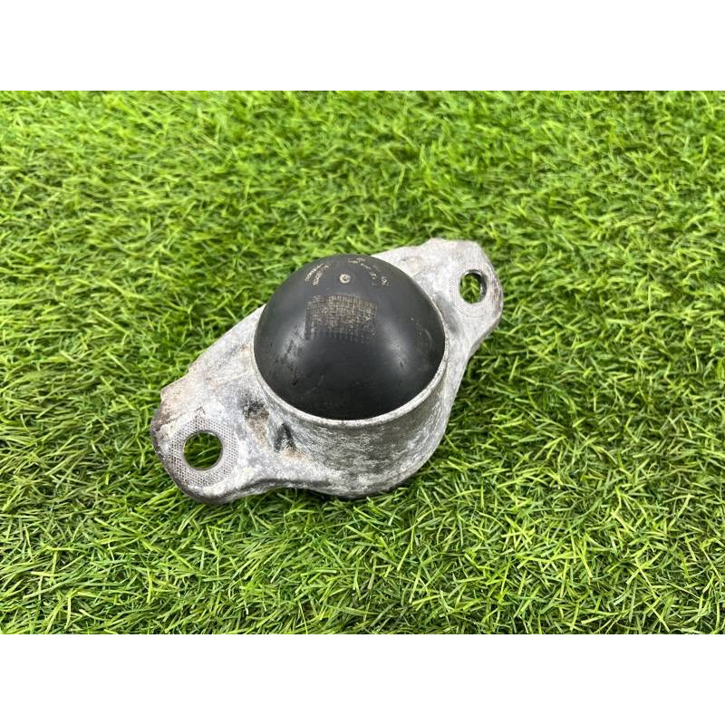 Опора стойки (подвеска) Volkswagen Passat B8 2016 2.0 tdi 5Q0513353J