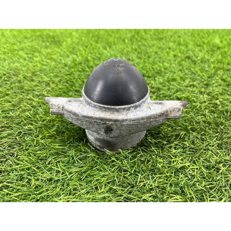 Опора стойки (подвеска) Volkswagen Passat B8 2016 2.0 tdi 5Q0513353J