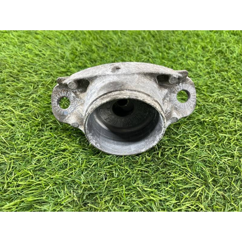 Опора стойки (подвеска) Volkswagen Passat B8 2016 2.0 tdi 5Q0513353J