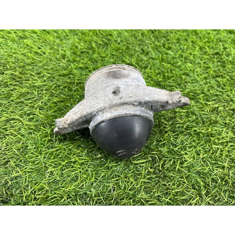 Опора стойки (подвеска) Volkswagen Passat B8 2016 2.0 tdi 5Q0513353J