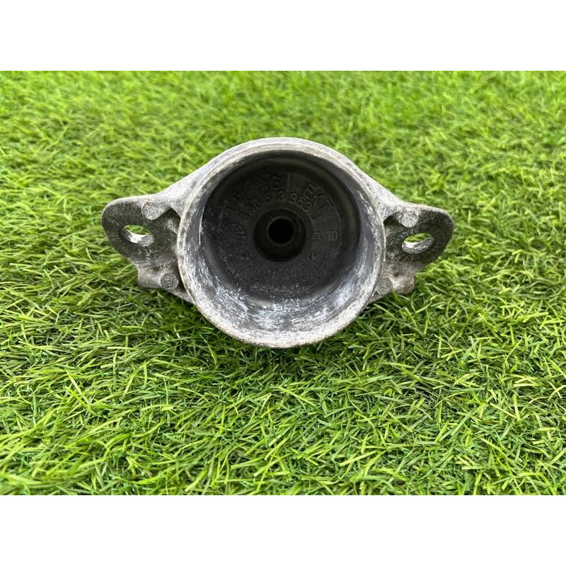 Опора стойки (подвеска) Volkswagen Passat B8 2016 2.0 tdi 5Q0513353J