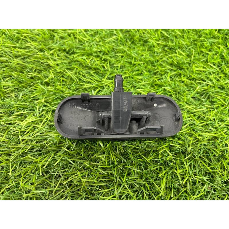 Форсунка омивача (кузов і елементи) Volkswagen Amarok 2H 2012 2.0 5M0955985C