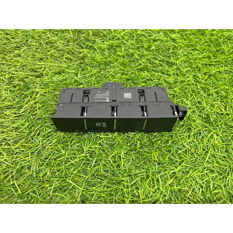 Блок кнопок (электрика / кнопки) Volkswagen Passat B8 2016 2.0 tdi 3g0927137t