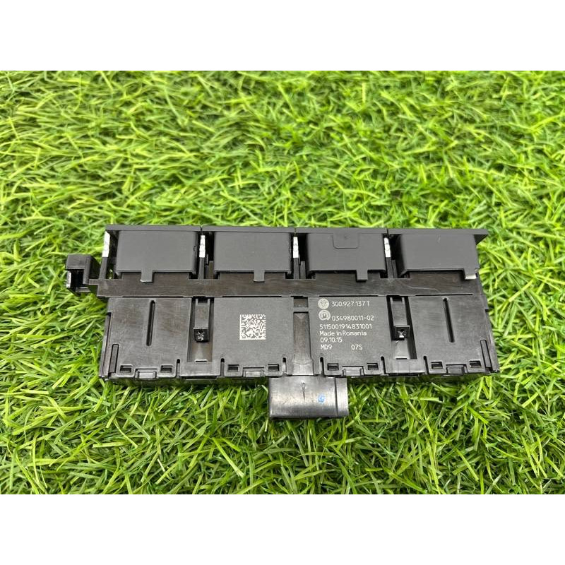 Блок кнопок (электрика / кнопки) Volkswagen Passat B8 2016 2.0 tdi 3g0927137t