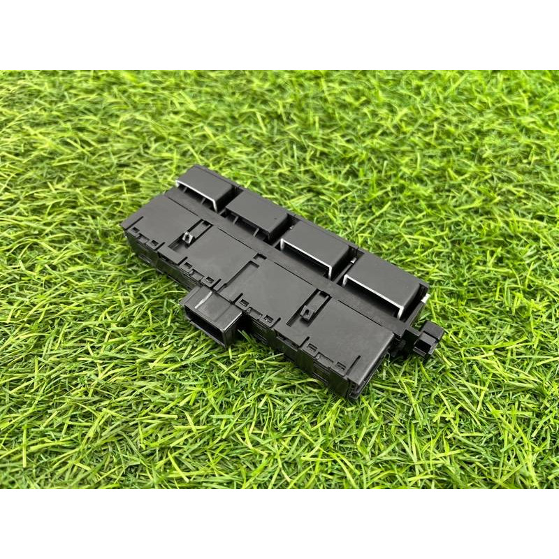 Блок кнопок (электрика / кнопки) Volkswagen Passat B8 2016 2.0 tdi 3g0927137t