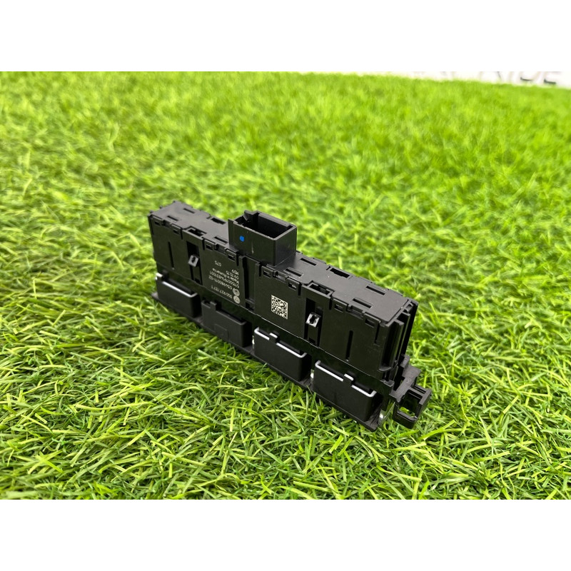 Блок кнопок (электрика / кнопки) Volkswagen Passat B8 2016 2.0 tdi 3g0927137t