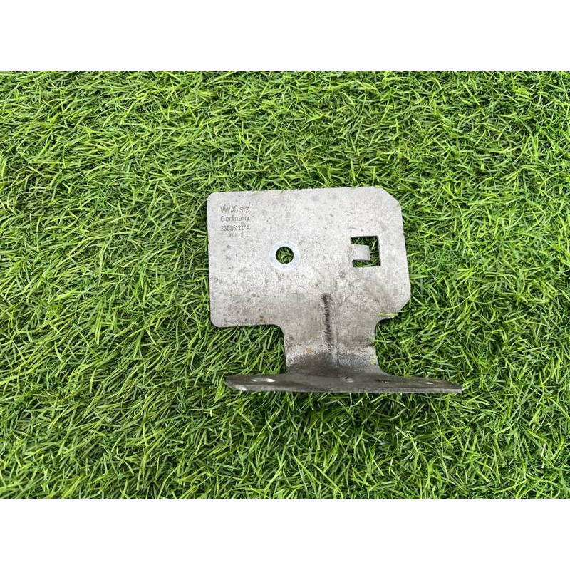 Кронштейн сирены сигнализации (кузов и элементы) Volkswagen Passat B8 2016 2.0 tdi 3G0951227A