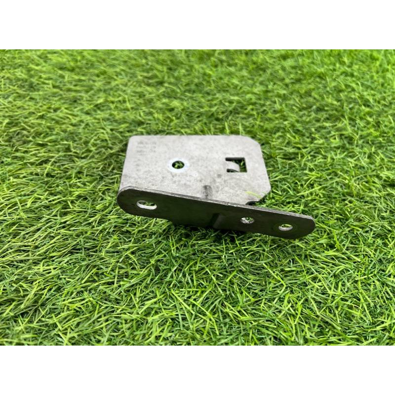 Кронштейн сирены сигнализации (кузов и элементы) Volkswagen Passat B8 2016 2.0 tdi 3G0951227A