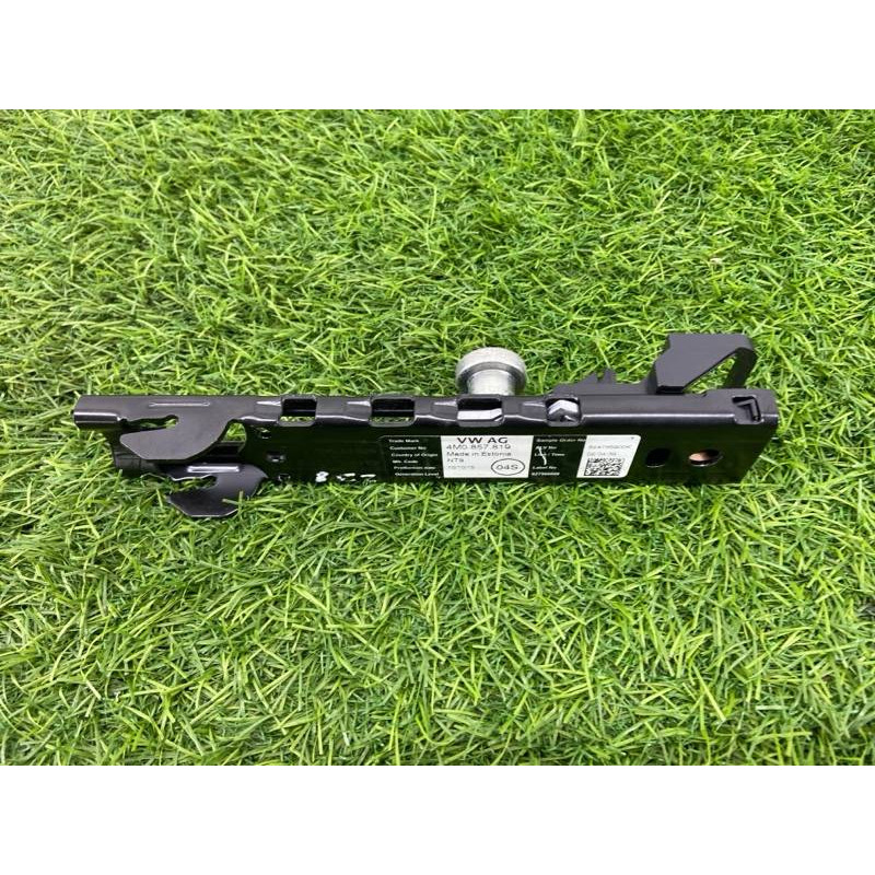 Кронштейн ремня безопасности (салон) Volkswagen Passat B8 2016 2.0 tdi 4M0857819