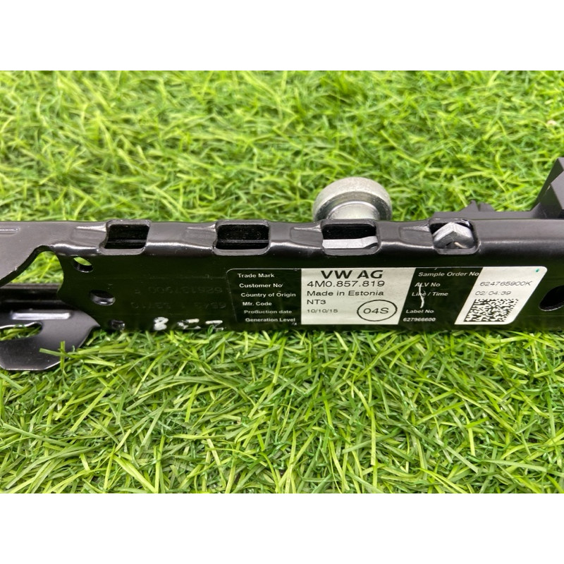 Кронштейн ремня безопасности (салон) Volkswagen Passat B8 2016 2.0 tdi 4M0857819