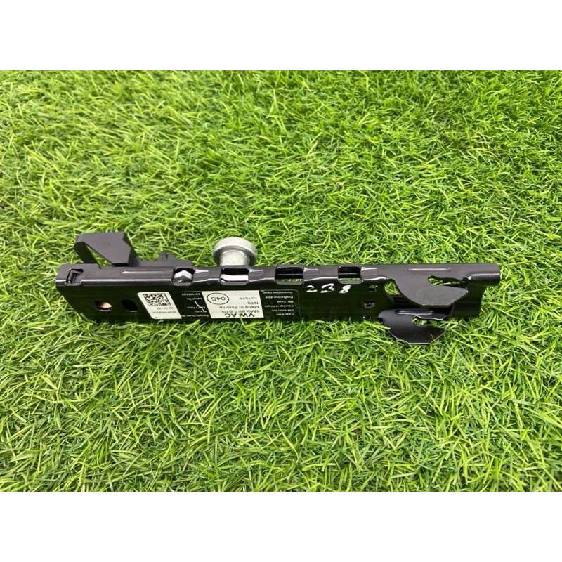 Кронштейн ремня безопасности (салон) Volkswagen Passat B8 2016 2.0 tdi 4M0857819