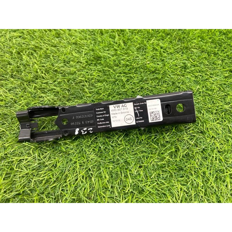 Кронштейн ремня безопасности (салон) Volkswagen Passat B8 2016 2.0 tdi 4M0857819