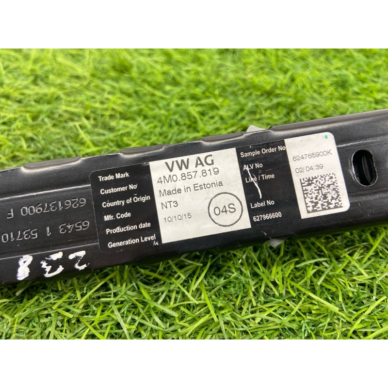 Кронштейн ремня безопасности (салон) Volkswagen Passat B8 2016 2.0 tdi 4M0857819