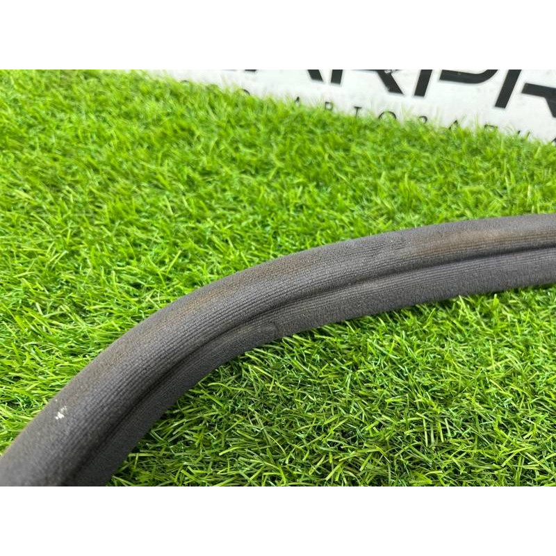 Уплотнитель проема двери (кузов и элементы) Mercedes-Benz C-class W203 1.8 M111.951