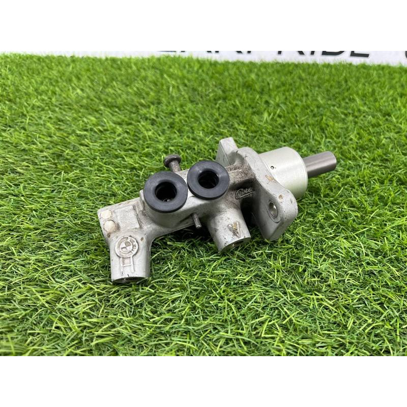 Главный тормозной цилиндр (тормозная система) BMW 3-series E46