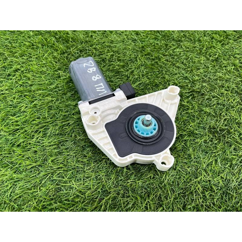 Мотор стеклоподъемника (электрика) Volkswagen Passat B8 2016 2.0 tdi 4K0959801