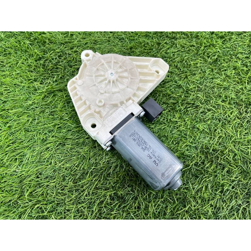 Мотор стеклоподъемника (электрика) Volkswagen Passat B8 2016 2.0 tdi 4K0959801