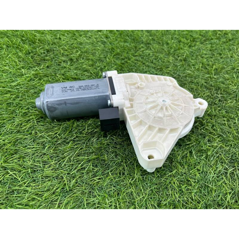 Мотор стеклоподъемника (электрика) Volkswagen Passat B8 2016 2.0 tdi 4K0959801