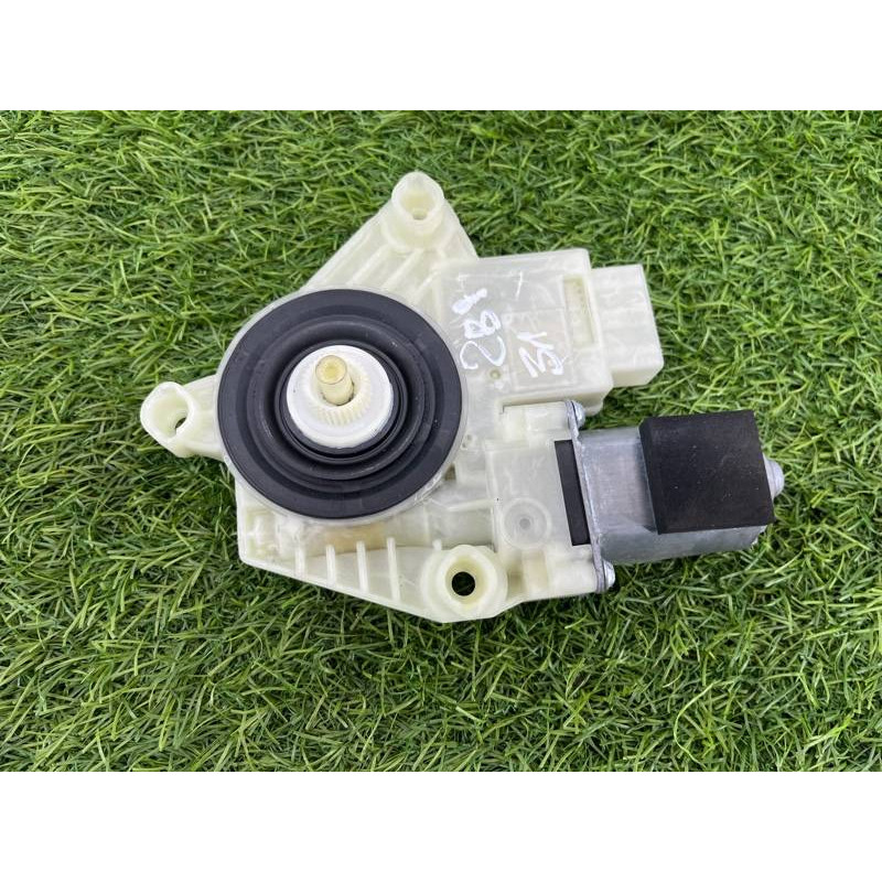 Мотор стеклоподъемника (электрика) Volkswagen Passat B8 2016 2.0 tdi 5Q4959812E