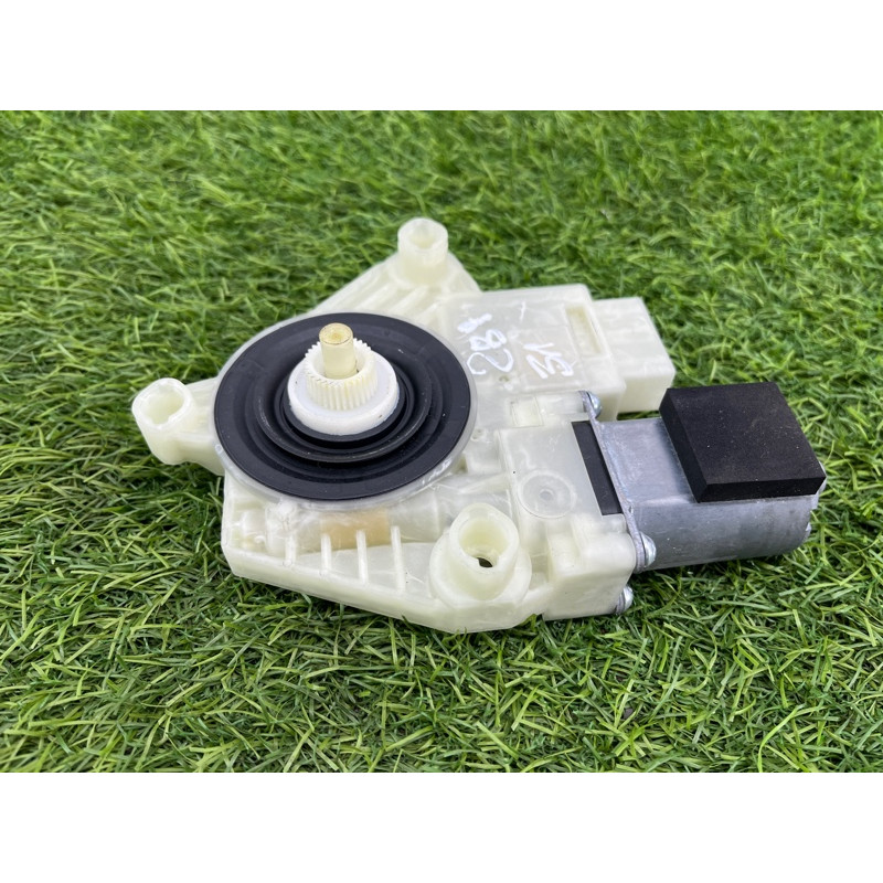 Мотор стеклоподъемника (электрика) Volkswagen Passat B8 2016 2.0 tdi 5Q4959812E