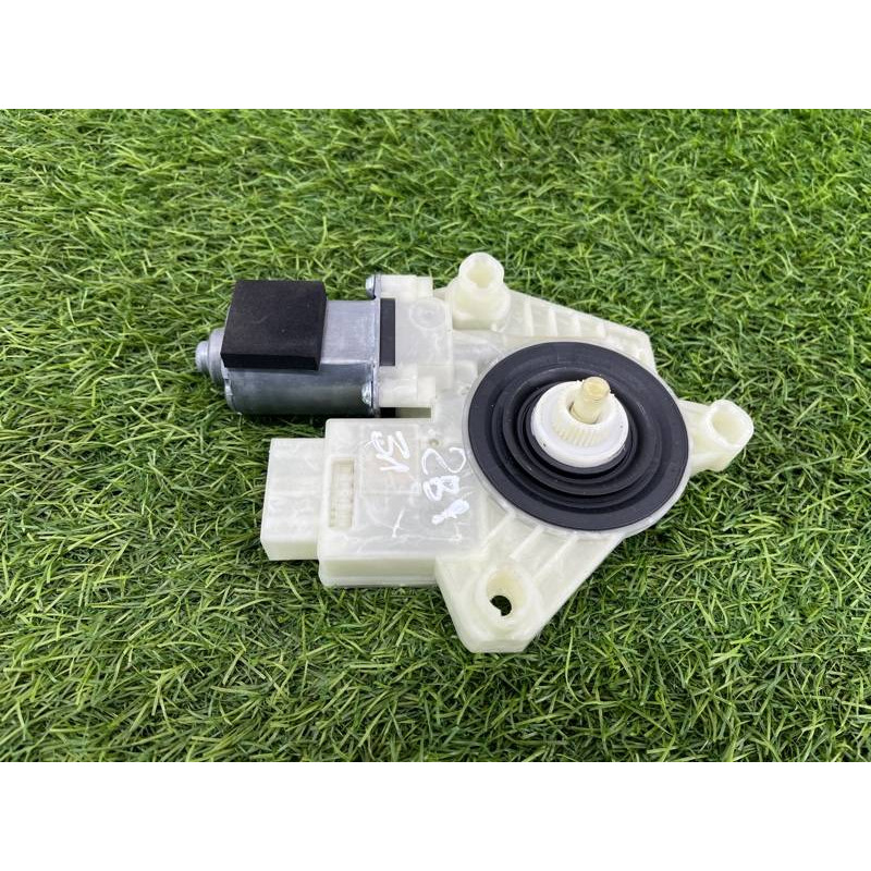 Мотор стеклоподъемника (электрика) Volkswagen Passat B8 2016 2.0 tdi 5Q4959812E