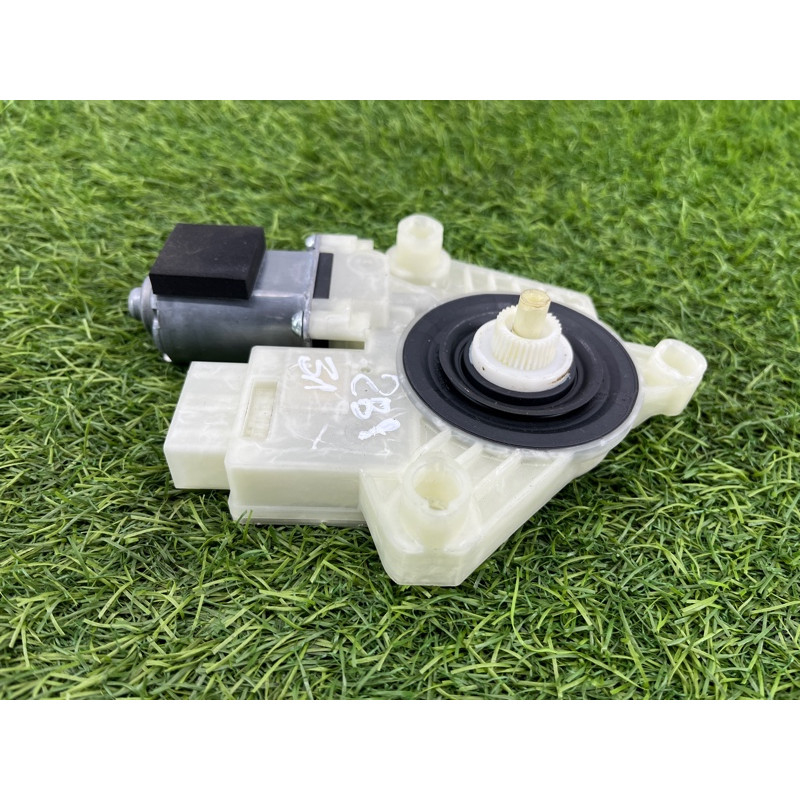 Мотор стеклоподъемника (электрика) Volkswagen Passat B8 2016 2.0 tdi 5Q4959812E