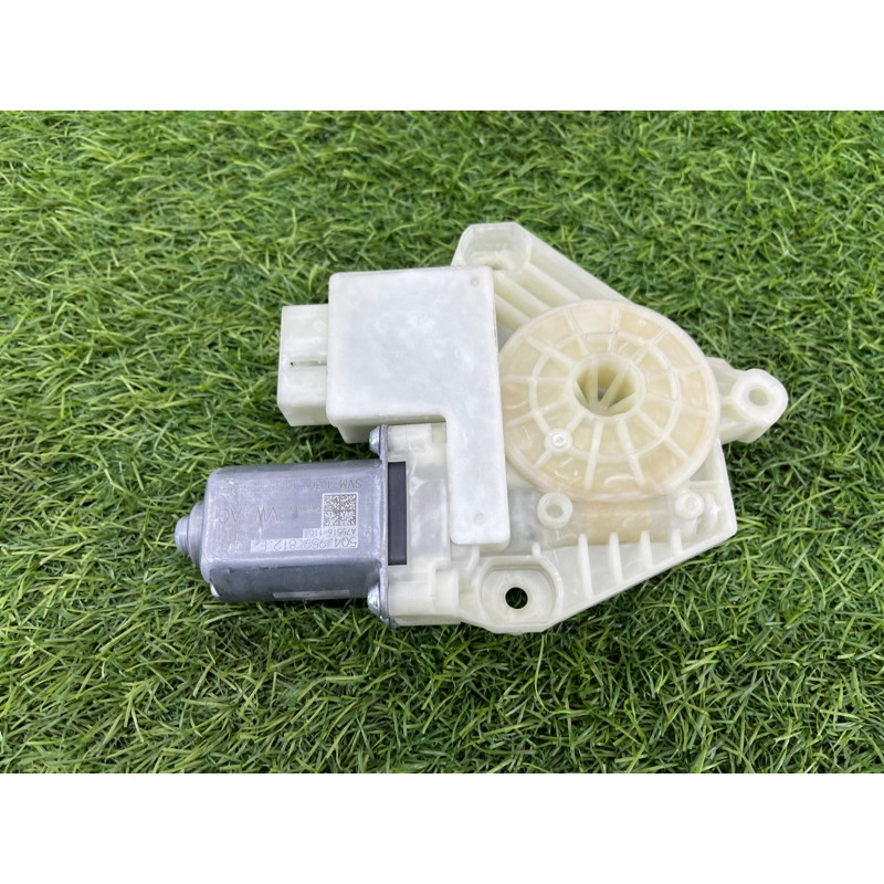 Мотор стеклоподъемника (электрика) Volkswagen Passat B8 2016 2.0 tdi 5Q4959812E