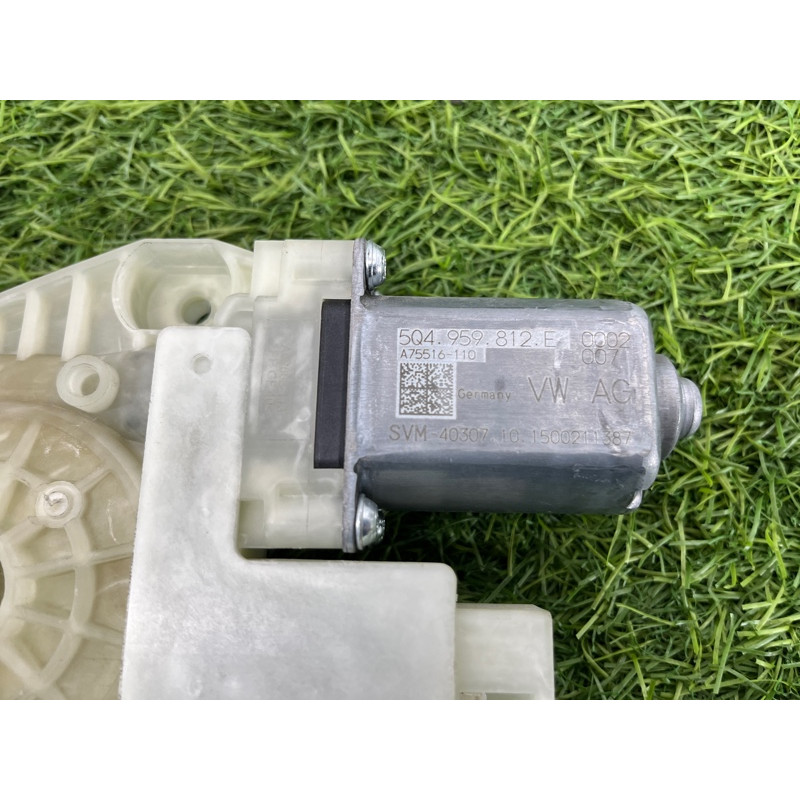 Мотор стеклоподъемника (электрика) Volkswagen Passat B8 2016 2.0 tdi 5Q4959812E