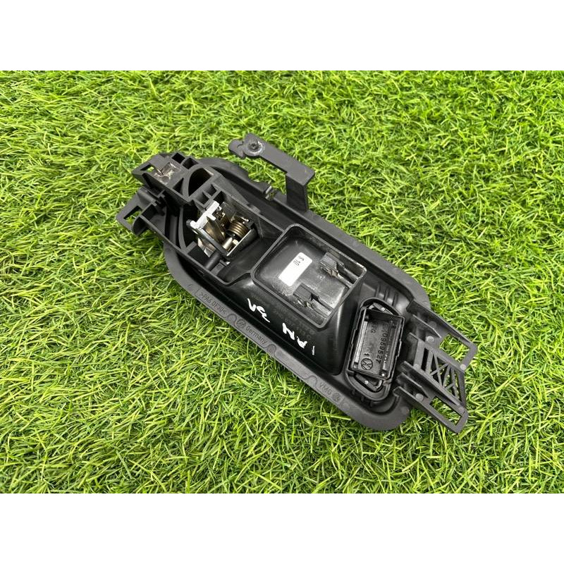 Ручка двери внутренняя (салон) Volkswagen Amarok 2H 2012 2.0 2H0837113DUBN