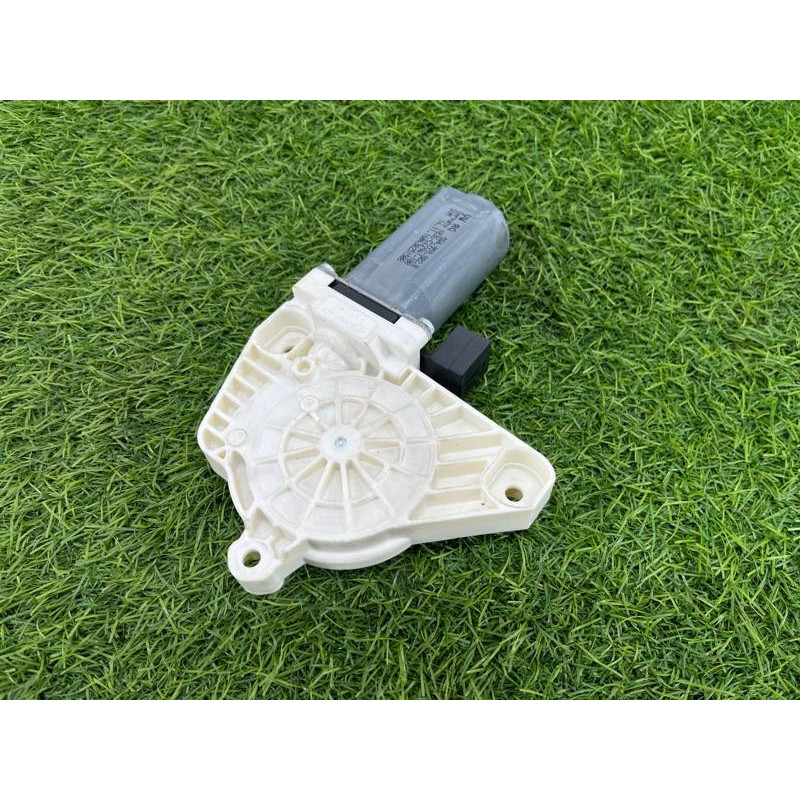 Мотор стеклоподъемника (электрика) Volkswagen Passat B8 2016 2.0 tdi 4K0959802