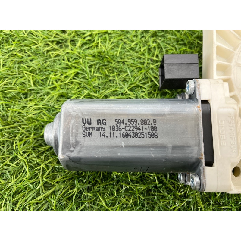 Мотор стеклоподъемника (электрика) Volkswagen Passat B8 2016 2.0 tdi 4K0959802