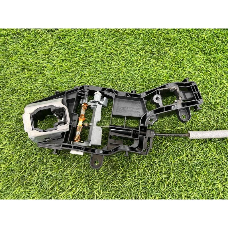 Кронштейн ручки двери (кузов и элементы) Volkswagen Passat B8 2016 2.0 tdi 518837812L