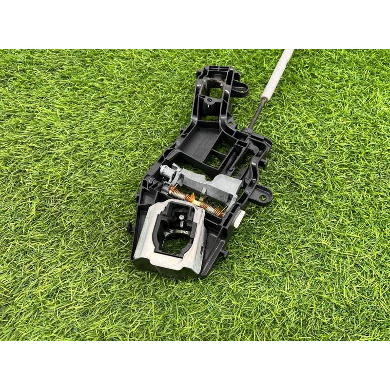 Кронштейн ручки двери (кузов и элементы) Volkswagen Passat B8 2016 2.0 tdi 518837812L