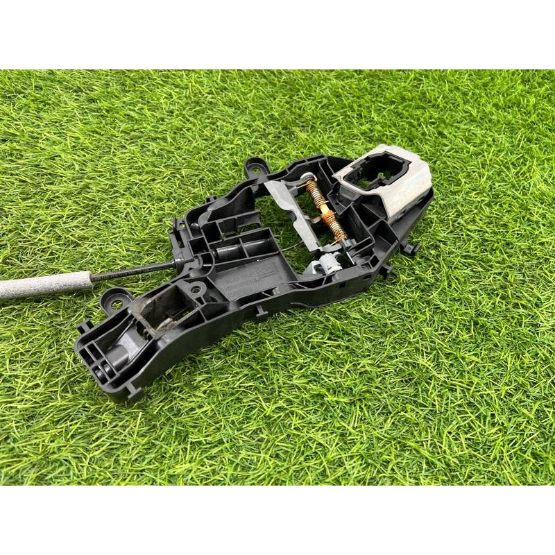 Кронштейн ручки двери (кузов и элементы) Volkswagen Passat B8 2016 2.0 tdi 518837812L