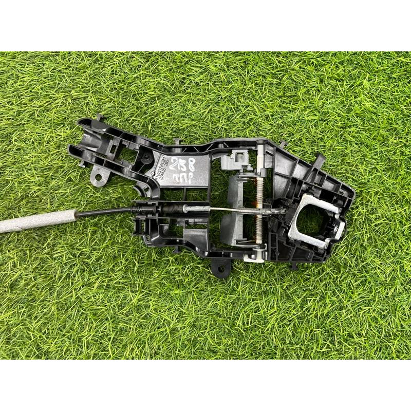 Кронштейн ручки двери (кузов и элементы) Volkswagen Passat B8 2016 2.0 tdi 518837812L