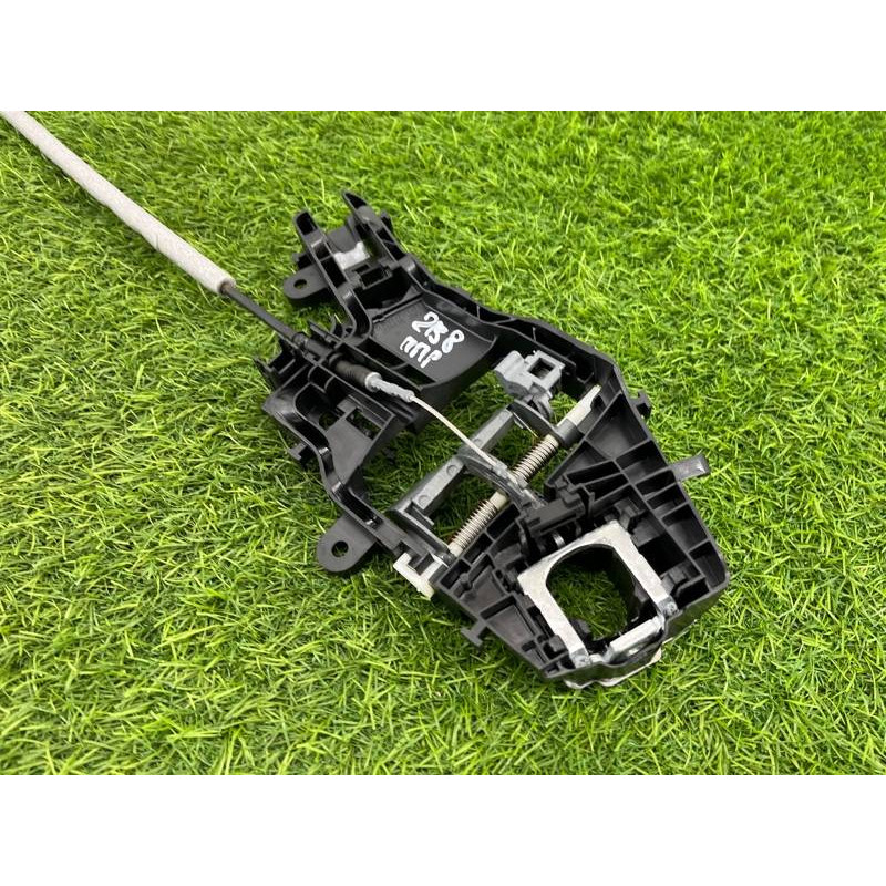 Кронштейн ручки двери (кузов и элементы) Volkswagen Passat B8 2016 2.0 tdi 518837812L