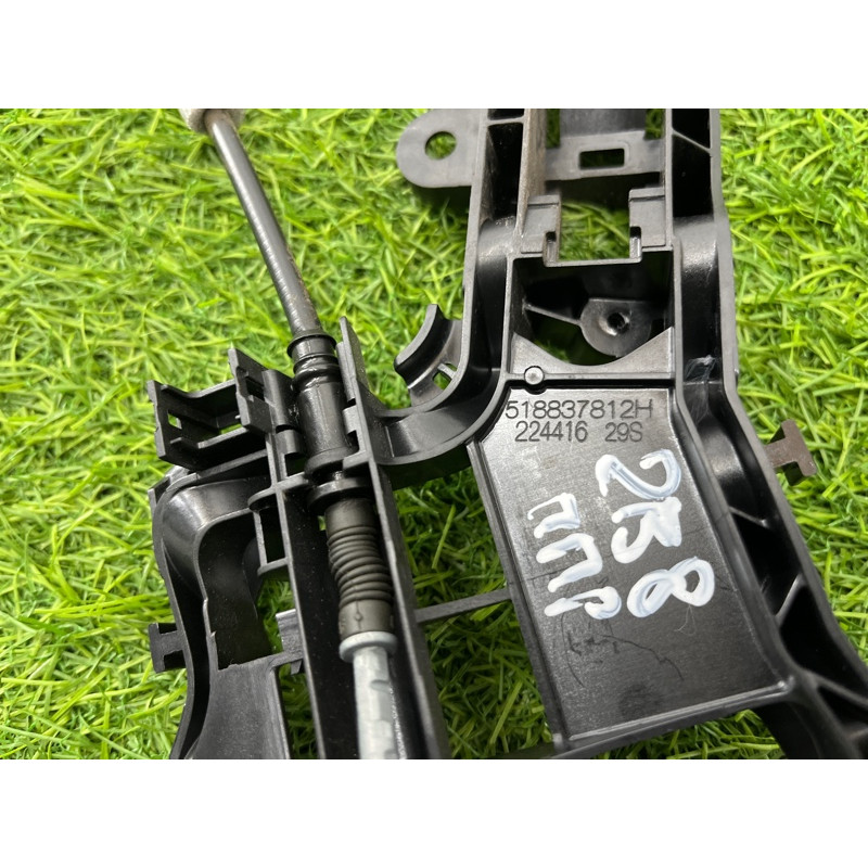 Кронштейн ручки двери (кузов и элементы) Volkswagen Passat B8 2016 2.0 tdi 518837812L