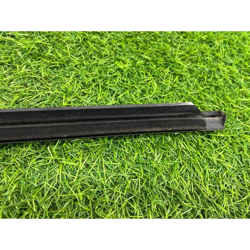 Молдинг стекла (кузов и элементы) Volkswagen Passat B8 2016 2.0 tdi 3G9839477A5AP