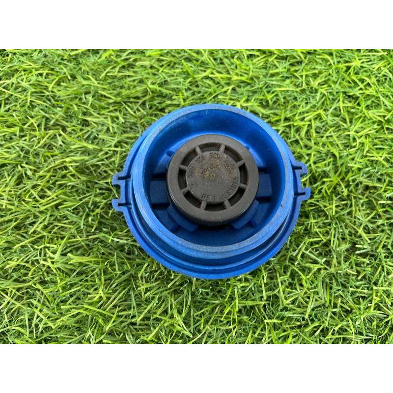 Крышка расширительного бачка (система охлаждения) Volkswagen Amarok 2H 2012 2.0 3B0121321