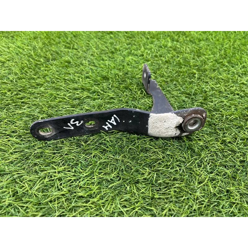 Петля багажника (кузов і елементи) Volkswagen Amarok 2H 2012 2.0 2H5829641C