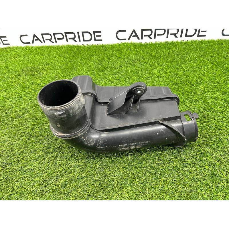 Резонатор воздушный (впускная система) Mini Cooper R56 R56 2006 13712754425