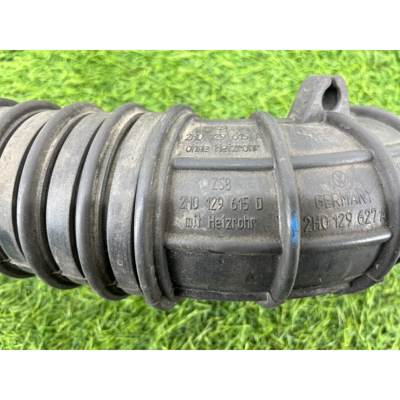 Патрубок воздушного фильтра (впускная система) Volkswagen Amarok 2H 2012 2.0 2H0129615A