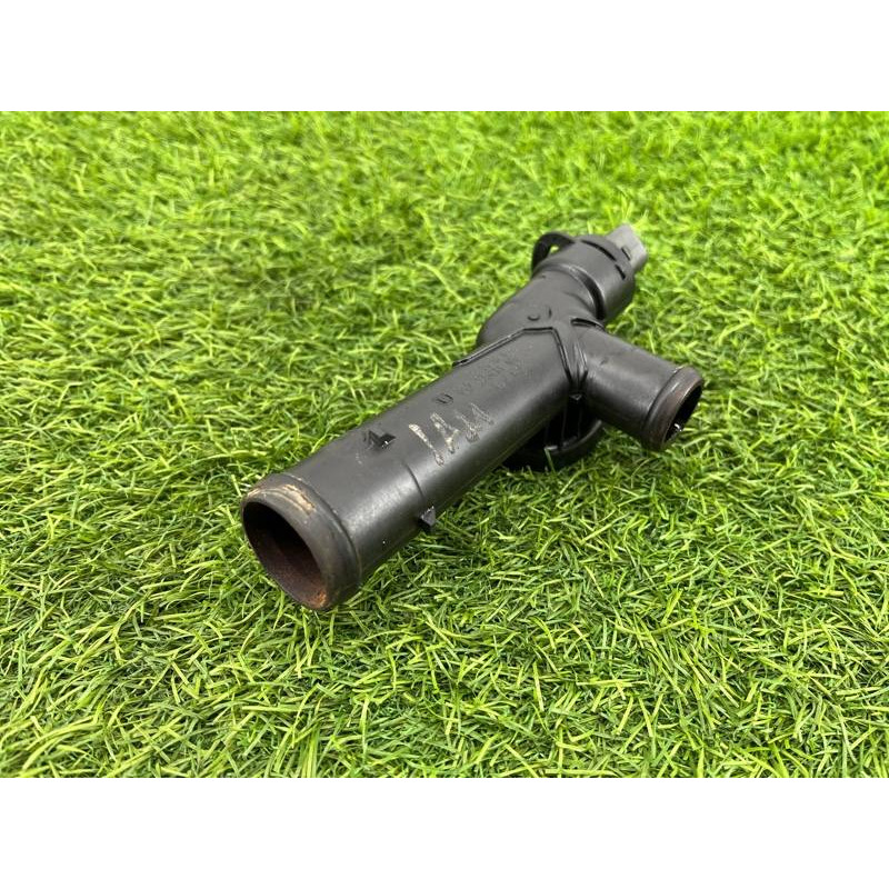 Фланец системы охлаждения (система охлаждения) Volkswagen Amarok 2H 2012 2.0 03L121131M